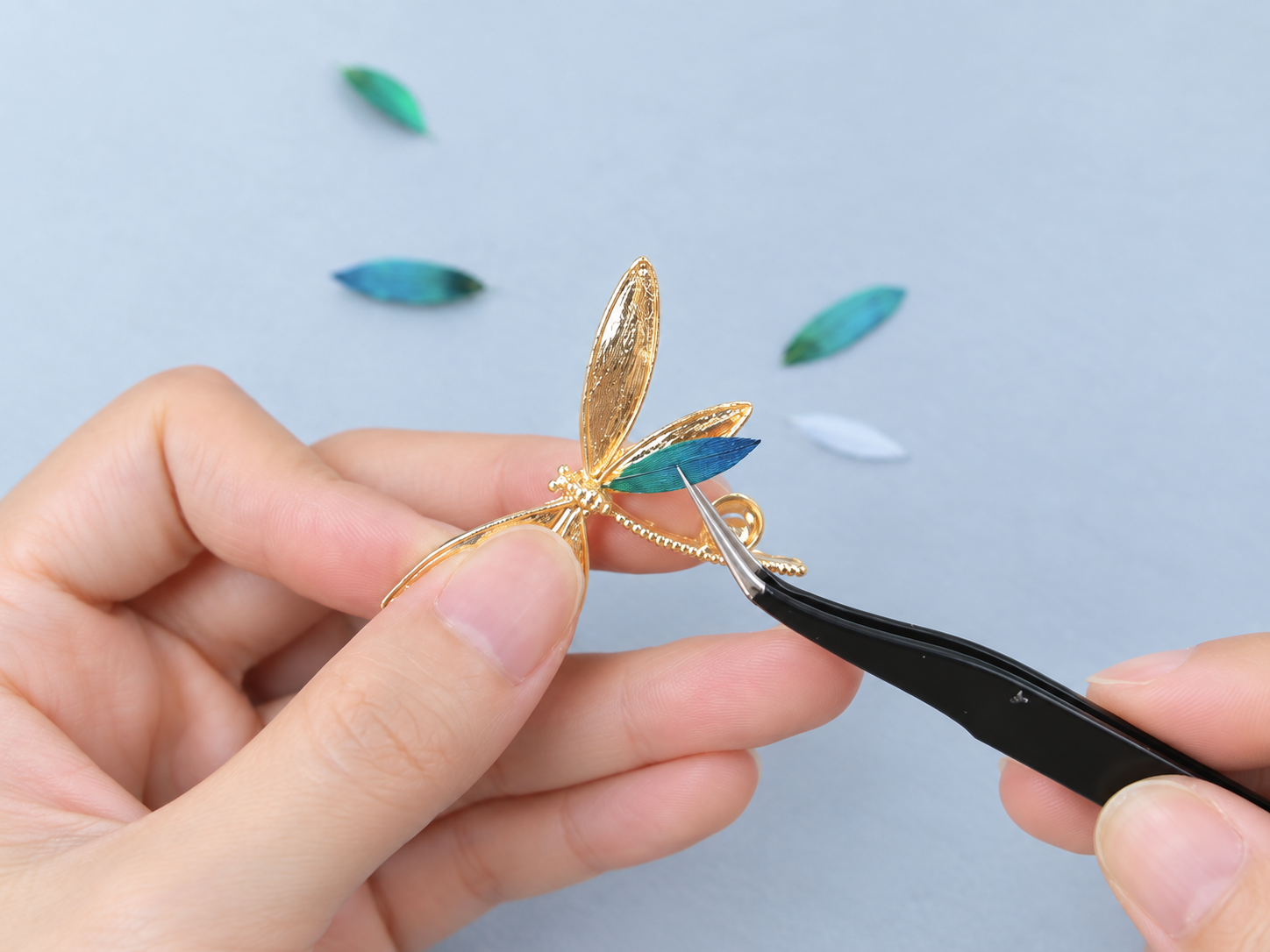 Feather jewelry craft